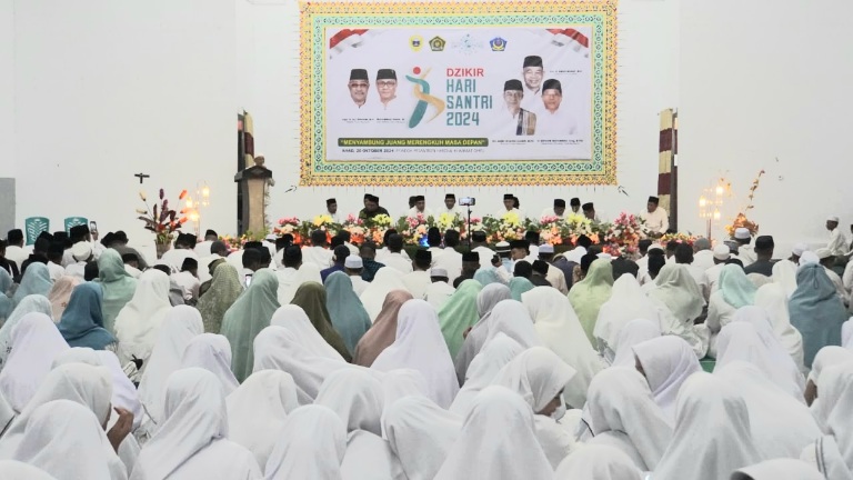 Ponpes Harisul Khairaat Ome menggelar Dzikir dan Doa Bersama di Aula Maftul Basyuni. (Rakyatmu)