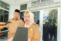 Pjs. Bupati Kabupaten Kepulauan Sula Wa Zaharia. (Rakyatmu)