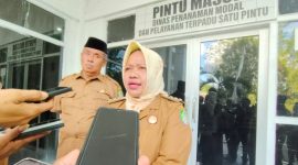 Pjs. Bupati Kabupaten Kepulauan Sula Wa Zaharia. (Rakyatmu)