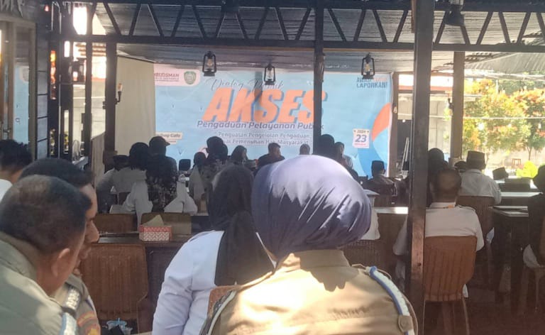 Dialog Ombudsman RI Perwakilan Maluku Utara di Wailback Caffe, Sanana Utara, Kabupaten Kepulauan Sula. (Rakyatmu)