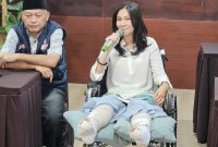Pasangan Calon Gubernur dan Wakil Gubernur Maluku Utara Sherly Tjoanda Laos dan Sarbin Sehe Gelar Konfrensi Pers di Bella Hotel. (Rakyatmu)