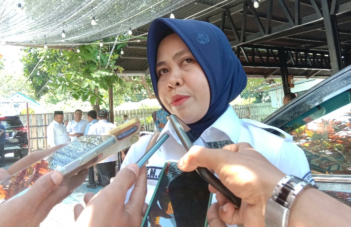 Plt. Kepala Dinas Pendidikan Kabupaten Kepulauan Sula Marini Nur Ali. (Rakyatmu)