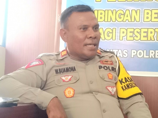 Kasatlantas Kepulauan Sula AKBP Walid Buamona. (Rakyatmu)
