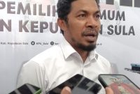 Ketua KPU Kabupaten Kepulauan Sula, Risman Buamona (Rakyatmu)