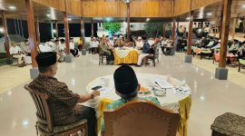 Anggota DPD RI Hidayatullah Sjah mendengar aspirasi dari lembaga adat Kesultanan Ternate. (Istimewa)