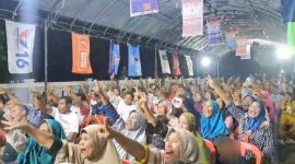 Pendukung Elang-Rahim di Desa Waleh, Halmahera Tengah. (Rakyatmu)