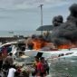 Speedboat Benny Laos terbakar di Pelabuhan Bobong, Kabupaten Pulau Taliabu. (Netizen/Rakyatmu)