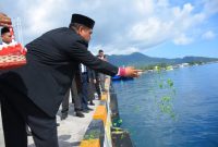 Sekretaris Daerah Ismail Dukomalamo bersama Forkopimda melakukan ziarah makam dan tabur bunga di makam Pahlawan Sultan Nuku. (Istimewa)