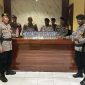 Polisi amankan 34 Botol Miras di Kepulauan Sula.(rakyatmu)