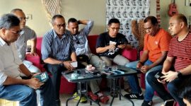 Tiga Tim Pemenangan Pasangan Calon Gubernur Maluku Utara Gelar Konferensi Pers Desak KPU dan Bawaslu Hentikan  Live Quick Count. (Rakyatmu)