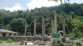 Foto Pembangunan Masjid Waigoiyofa, Kepulauan Sula. (Rakyatmu)