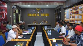 Rapat Koordinasi Pemkot Tidore Kepulauan dan Polresta Tidore serta pihak-pihak terkait. (Rakyatmu/Istimewa)