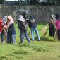 Pegawai ASN/non-ASN Kota Tidore saat membersihkan area Stadion Marimoi. (Rakyatmu/Istimewa)