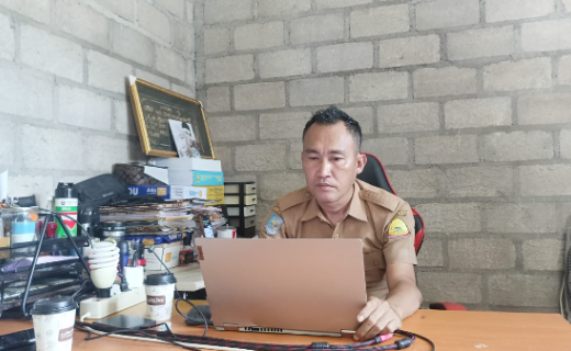 Plt Kepala Bapenda Kabupaten Pulau Taliabu, Ruslan Dumba. (Rakyatmu)