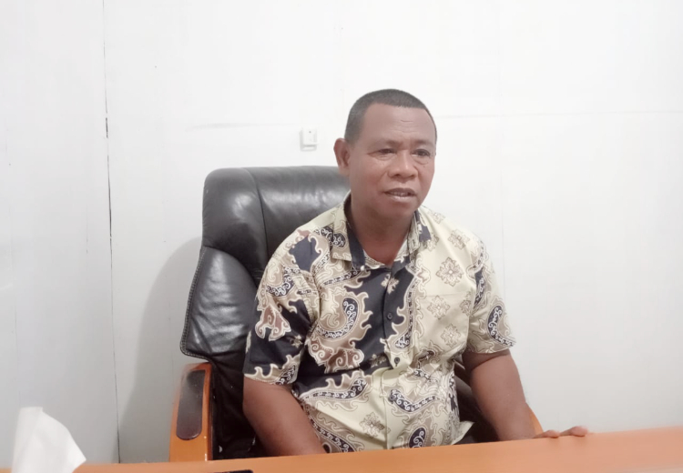 Kepala Satpol-PP Kabupaten Pulau Taliabu, Kifli Panggola. (Rakyatmu)