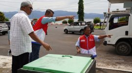 Komisaris Utama PT Pertamina Patra Niaga, Ego Syahrial, didampingi Direktur Utama CV Rusda selaku agen distributor BBM di Kota Tidore Kepulauan, Awat Hi. Ahmad saat meninjau salah satu SPBU di Tidore. (Dok Istimewa)
