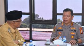 Wali Kota Tidore Kepulauan Capt H.Ali Ibrahim melakukan pertemuan sekaligus silaturahmi dengan Kepala SPN Polda Maluku Utara, Kombes Pol M.P Sitanggang. (Istimewa)