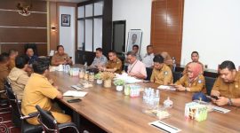 Pemerintah Kota Ternate dan Manajemen Malut United Rapat Pemanfaatan Aset Stadion Gelora Kie Raha pada 6 Januari 2025. (Humas for Rakyatmu) 