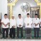 Wali Kota Ternate M. Tauhid Soleman Salat Berjamaah di Masjid Sabili Muthahidin. (Rakyatmu)