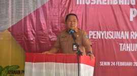 Sekada Kota Ternate Rizal Marsaoly Buka Musrenbang Kecamatan Pulau Hiri. (Ongky/Rakyatmu)