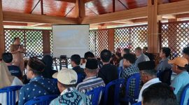 Sekda Kota Ternate Rizal Marsaoly pembukaan sosialisasi lembaga manajemen kolektif tradisional di Benteng Oranje. (Istimewa/Rakyatmu)