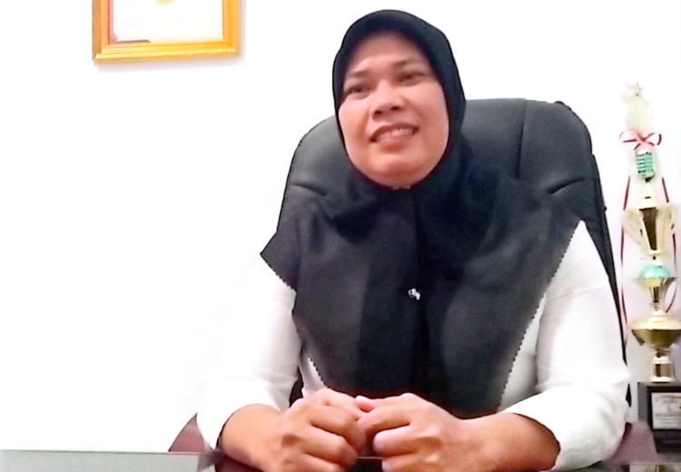 Direktur RSUD Sanana Ulia Handayani Ngofangare. (Anto/Rakyatmu)
