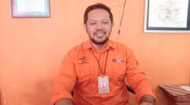 Kepala Kantor Pos Bobong Ridwan Ibrahim. (Rakyatmu)