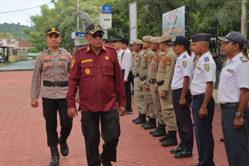 Apel Gelar Pasukan Operasi Ketupat Kie Raha Tahun 2025 di Halaman Polres Kepulauan Sula.