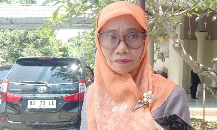 Kepala Dinas Perindagkop UKM Kabupaten Kepulauan Sula, Djena Tidore. (Aryanto/Rakyatmu)