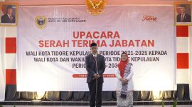 Kapten Ali Ibrahim memberikan sambutan terakhir dalam serah terima jabatan Wali Kota dan Wakil Wali Kota Tidore Kepulauan. Foto: Istimewa