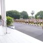 Wali Kota Tidore Kepulauan Muhammad Sinen, memimpin Apel gabungan perdana ASN, PPPK dan Non ASN di lingkup Pemkot Tidore. Foto: Istimewa