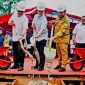 Menteri Kesehatan, Budi Gunadi Sadikin Bersama Kepala Kantor Staf Presiden, AM. Putranto dan Bupati Pulau Taliabu Aliong Mus Letakkan Batu Pertama RSUD Bobong. (Rakyatmu) 