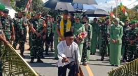 Penjemputan Pangdam XV Pattimura, Mayjen TNI Putranto Gatot Sri Handoyo di Bandara Emalamo Sanana, Kepulauan Sula. (rakyatmu) 