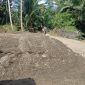 Material proyek pembangunan talud di Sungai Wai Waha, Desa Umaloya, Kecamatan Sanana. (Rakyamtmu)