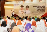 Wali Kota Ternate M. Tauhid Soleman membuka Forum Perangkat Daerah dan Musrenbang RKPD di Royal Resto.
