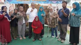 Wali Kota Ternate M. Tauhid Soleman bersama Ketua TP. PKK Ny. Marliza M. Tauhid Kunjungi Stand UMKM di Musrenbang Kecamatan Ternate Tengah. (Ongky for Rakyatmu)