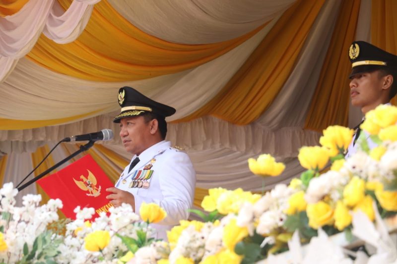 Bupati Aliong Mus Pimpin Upacara Peringatan HUT Ke-12 Kabupaten Pulau Taliabu. (Istimewa)
