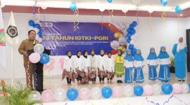 Sekda Kota Ternate saat Menyampaikan Sambutan di HUT IGTKI-PGRI. (Istimewa/Rakyatmu)