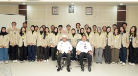 Wali Kota Ternate Dr. M. Tauhid Soleman Didampingi Sekda Dr. Rizal Marsaoly Bersama Mahasis KKN-PPM UGM. (Istimewa/Rakyatmu)