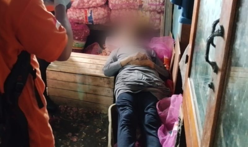 Mayat seorang wanita yang ditemukan meninggal dunia di samping Pelabuhan Tauro, Kelurahan Gamalama (Rakyatmu/Istimewa)