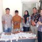 Palaku Peradaran Miras yang Diamankan Polisi. (Rakyatmu)