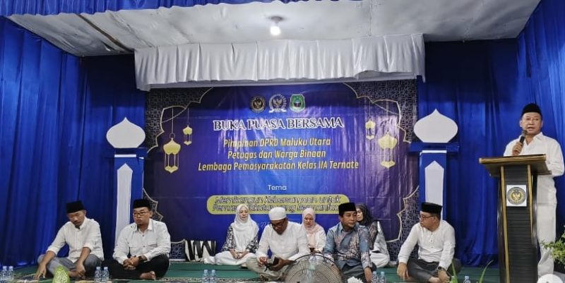 Buka bersama Anggota DPRD Maluku Utara bersama para narapidana di Lembaga Pemasyarakatan (Lapas) Klas II Ternate. (Dok. Istimewa)