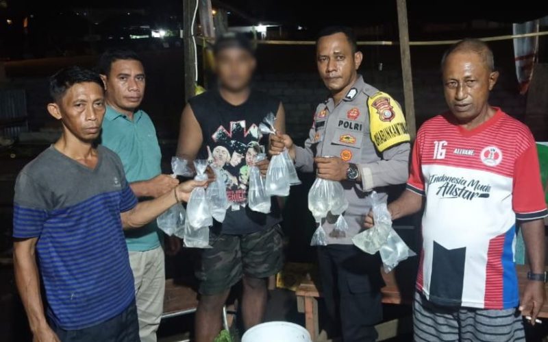 Polisi Mengamankan Pelaku Peredaran Miras Jenis Cap Tikus di Kota Ternate.