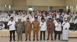Sekretaris Kota Ternate, Dr Rizal Marsaoly bersama Pejabat Provinsi Maluku Utara dan Jamaah Haji di Asrama Haji Transit Ternate 