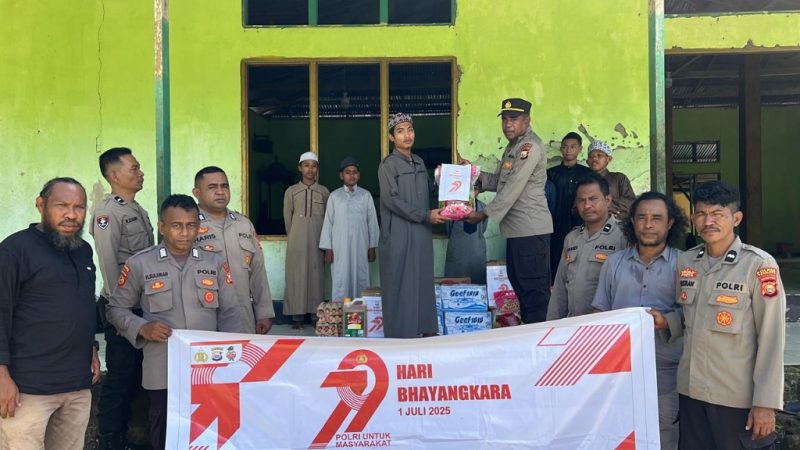 Polsek Sanana Memberikan Bantuan Sosial kepada Pondok Pesantren Al-Fatah