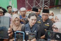 Wakil Ketua DPRD Maluku Utara, Husni Bopeng saat mendampingi Gubernur Sherly Tjoanda. (Dok. Istimewa)