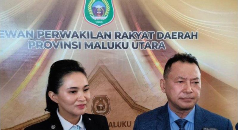 Ketua DPRD Maluku Utara, Iqbal Ruray didampingi Gubernur Sherly Tjoanda. (Dok. Istimewa)