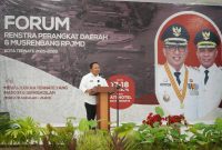Sekda Kota Ternate Memberikan Sambutan dan Menutup Forum Rensra PD dan Musrenbang RPJMD. (Dok. Ko Edo for Rakyatmu)