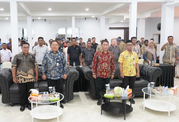 Sekda Kota Ternate Dr. Rizal Marsaoly saat Menghadiri dan Membuka Bimtek Peningkatan Kemampuan Potensi Sumber Kesejahteraan Sosial 