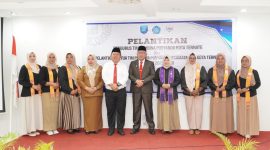 Foto Bersama dengan Wali Kota Ternate Usai Acara Pelantikan Tim Pembina Posyandu